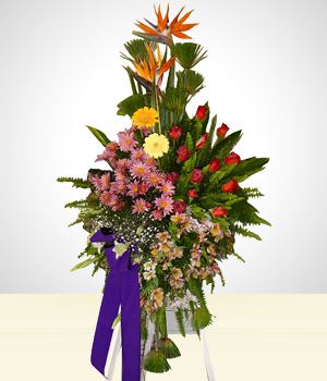 Flores a  Arreglo de Condolencias con Gerberas en Trpode