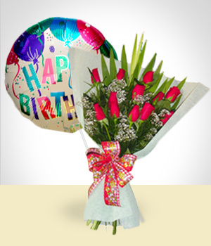 Flores a Argentina Combo de Cumpleaos: Bouquet de 12 Rosas + Globo Feliz Cumpleaos